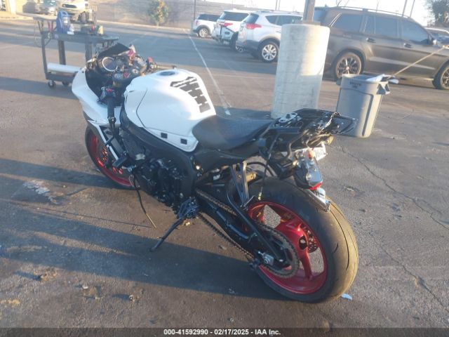 2017 SUZUKI GSX-R750 JS1GR7MA4H2102136 Photo 2
