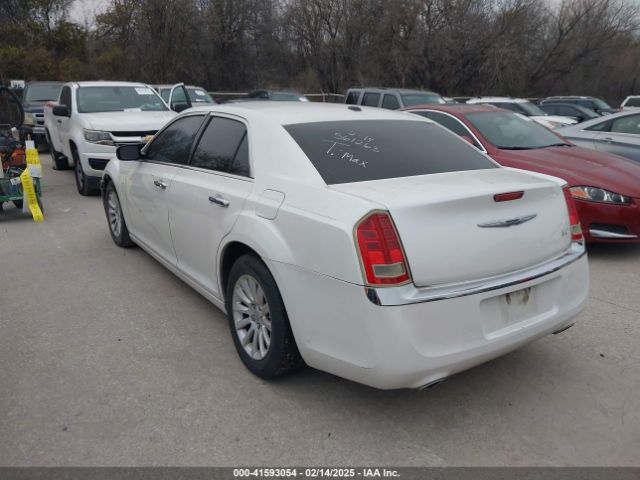 2011 CHRYSLER 300 2C3CA5CG3BH561263 Photo 2