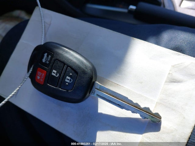 2T1BURHE6JC093468 Toyota COROLLA SE