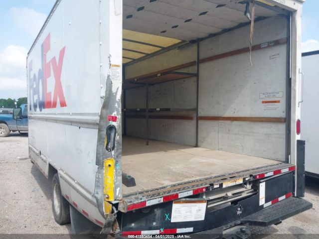 2017 GMC SAVANA CUTAWAY 1GD37TCG3H1178215 Photo 2