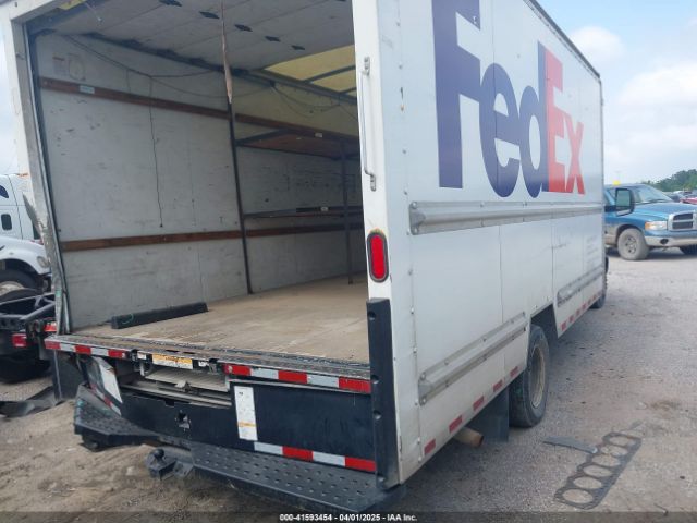 2017 GMC SAVANA CUTAWAY 1GD37TCG3H1178215 Photo 3