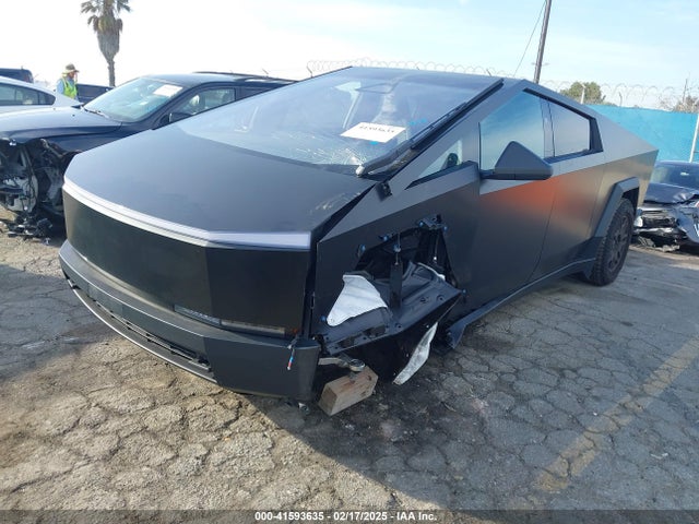 2024 TESLA CYBERTRUCK 7G2CEHED2RA050884 Photo 1