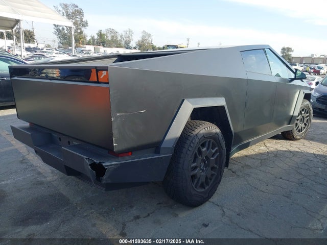2024 TESLA CYBERTRUCK 7G2CEHED2RA050884 Photo 3