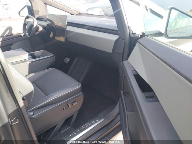 2024 TESLA CYBERTRUCK 7G2CEHED2RA050884 Photo 4