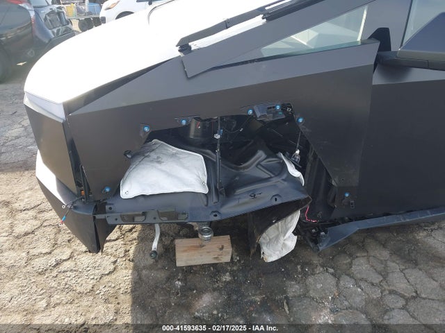 2024 TESLA CYBERTRUCK 7G2CEHED2RA050884 Photo 5