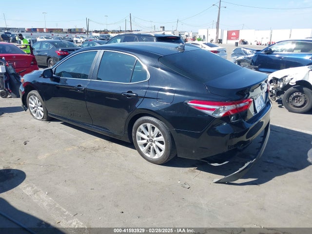 4T1B11HK8KU793850 Toyota CAMRY LE
