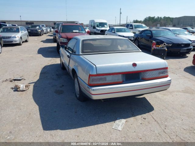 1989 CADILLAC ALLANTE 1G6VR3189KU102462 Photo 2