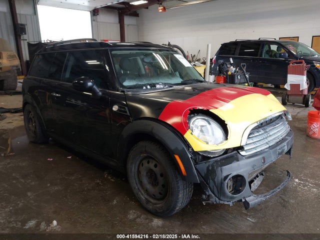 2011 MINI COOPER CLUBMAN WMWZF3C50BT188693 Photo 0