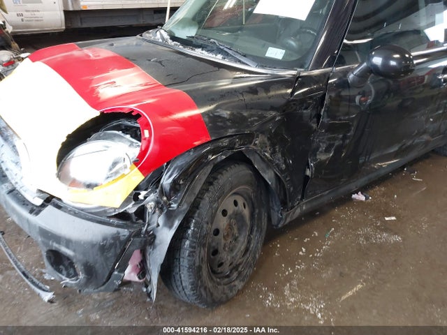 2011 MINI COOPER CLUBMAN WMWZF3C50BT188693 Photo 5