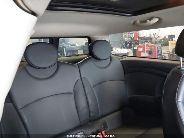 2011 MINI COOPER CLUBMAN WMWZF3C50BT188693 Photo 7