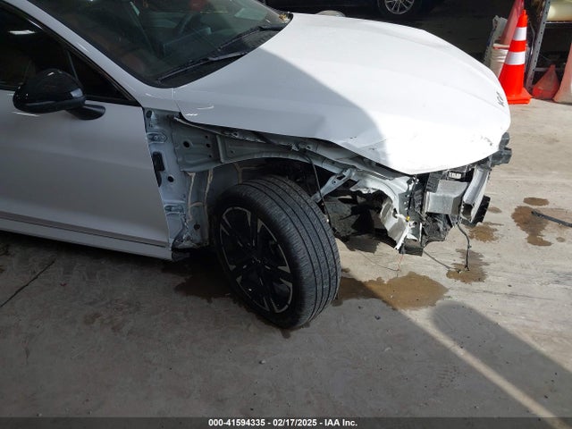 5XXG64J2XRG239684 KIA K5 Gt-line