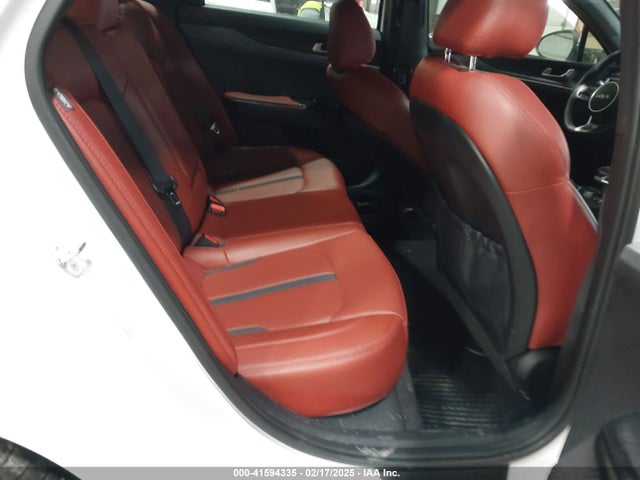 5XXG64J2XRG239684 KIA K5 Gt-line