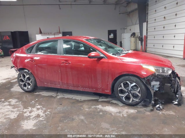 3KPF24AD9ME371555 KIA Forte Lxs
