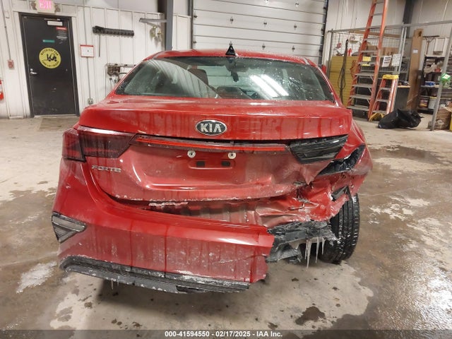 3KPF24AD9ME371555 KIA Forte Lxs