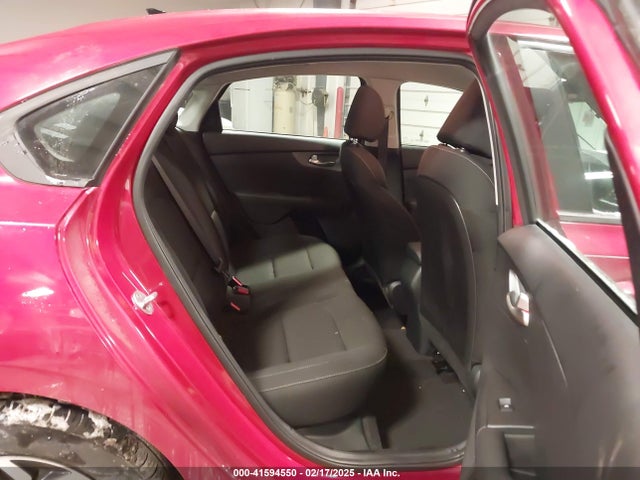 3KPF24AD9ME371555 KIA Forte Lxs