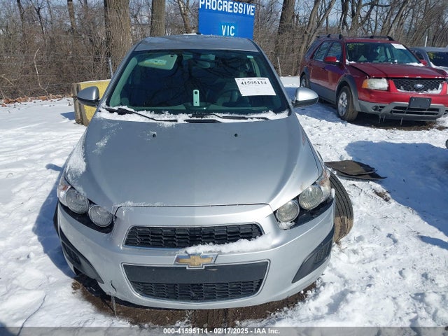 1G1JC5SH8F4118321 Chevrolet Sonic Lt Auto