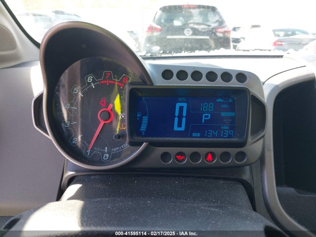 1G1JC5SH8F4118321 Chevrolet Sonic Lt Auto