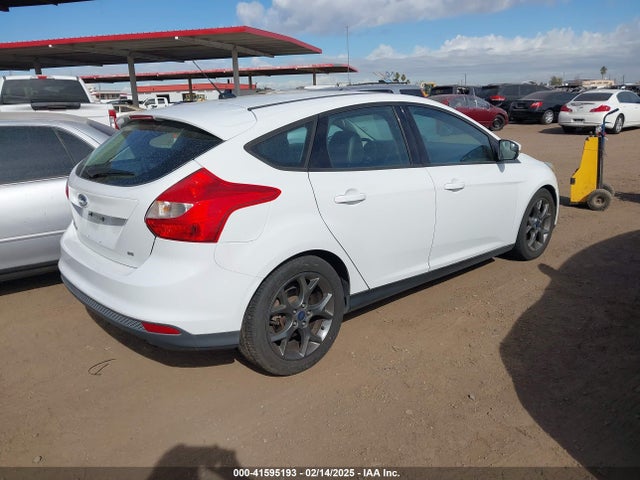 Ford FOCUS SE 2014 1FADP3K23EL325525 Image 4