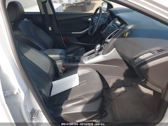 Ford FOCUS SE 2014 1FADP3K23EL325525 Image 5
