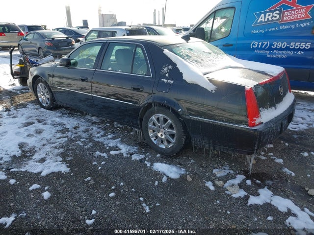 2011 CADILLAC DTS 1G6KH5E60BU116955 Photo 2