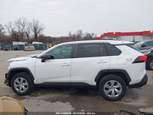 Toyota RAV4 LE 2019 2T3H1RFV3KW021902 Image 15