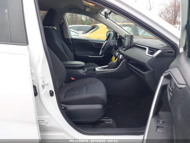 Toyota RAV4 LE 2019 2T3H1RFV3KW021902 Image 5