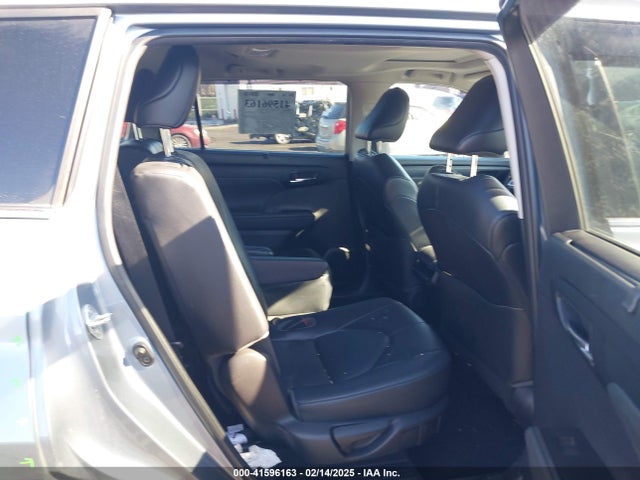 5TDGZRBH4NS203134 Toyota Highlander Xle