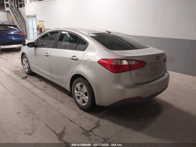 KNAFK4A65F5431294 KIA FORTE LX