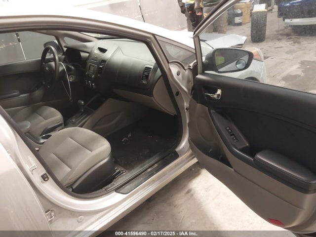 KNAFK4A65F5431294 KIA FORTE LX