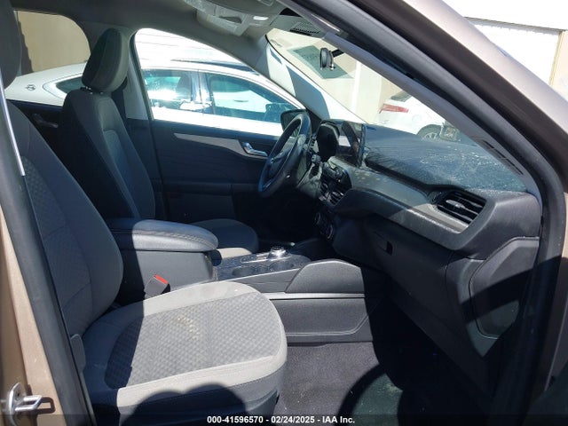 1FMCU9G62MUA81335 Ford ESCAPE SE