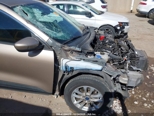 1FMCU9G62MUA81335 Ford ESCAPE SE