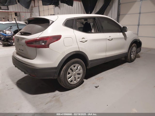 JN1BJ1CVXLW250689 Nissan Rogue Sport S Fwd Xtronic Cvt