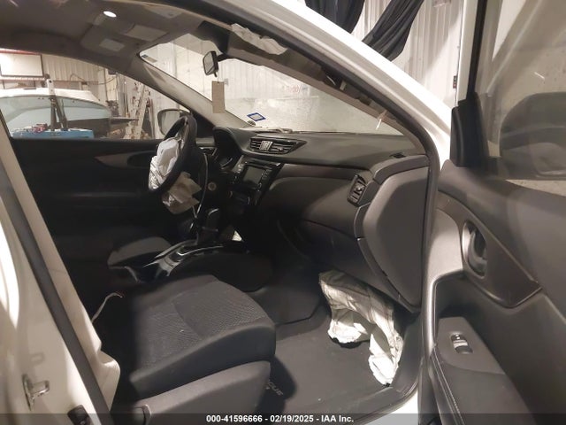 JN1BJ1CVXLW250689 Nissan Rogue Sport S Fwd Xtronic Cvt