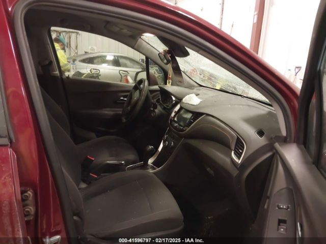 3GNCJKSB5HL268603 Chevrolet TRAX LS
