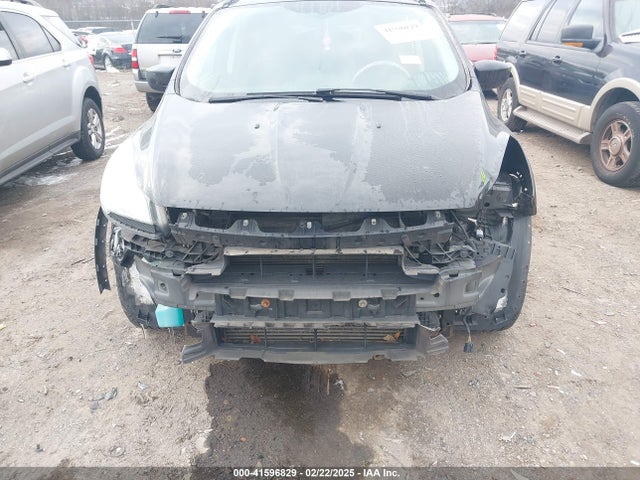 1FMCU9G9XEUD90949 Ford ESCAPE SE