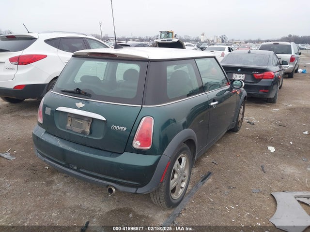 2006 MINI COOPER WMWRC33566TK72578 Photo 3