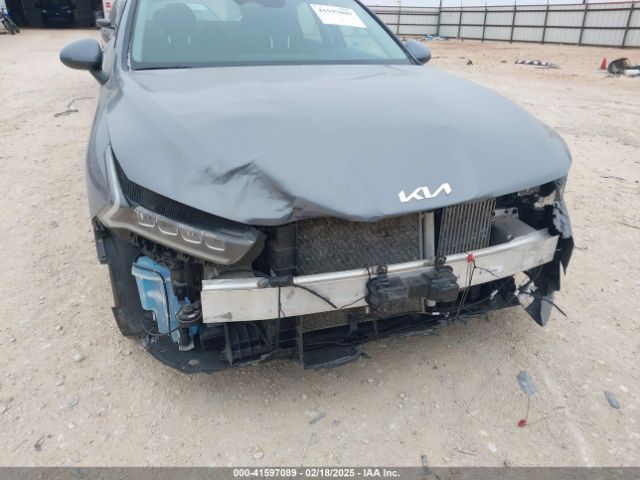 5XXG14J2XPG180258 KIA K5 LXS