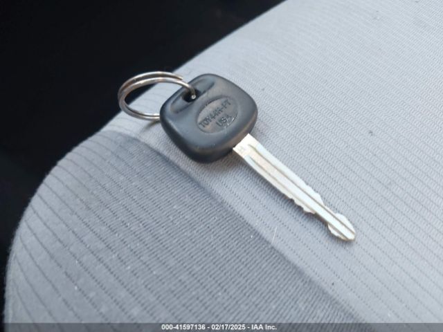 2T1BURHE5FC305817 Toyota COROLLA L