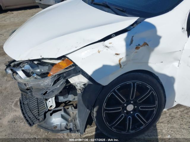 2T1BURHE5FC305817 Toyota COROLLA L