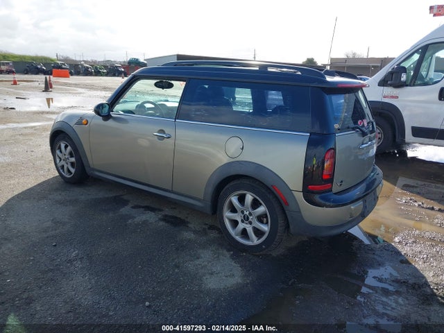 2009 MINI COOPER CLUBMAN WMWML33519TX35497 Photo 2
