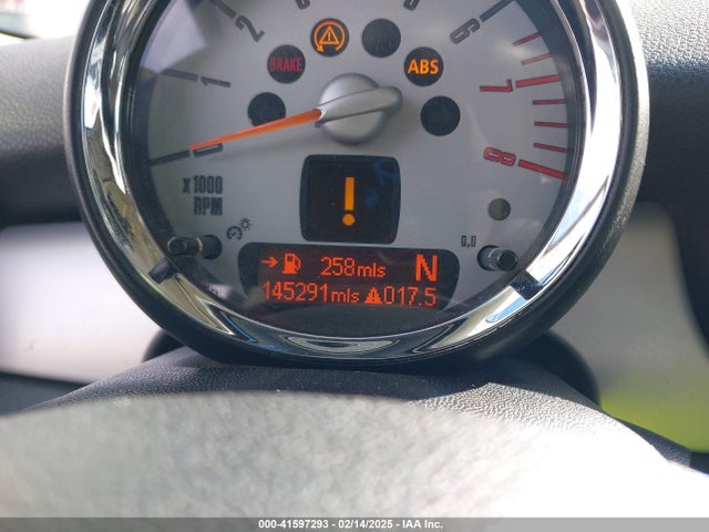 2009 MINI COOPER CLUBMAN WMWML33519TX35497 Photo 6