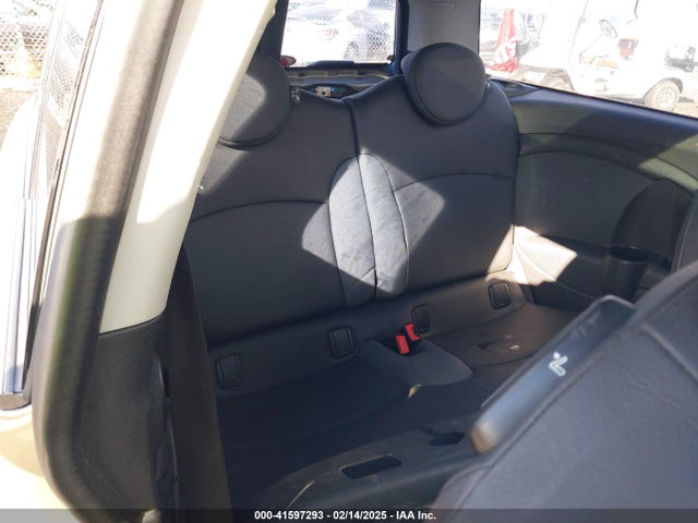 2009 MINI COOPER CLUBMAN WMWML33519TX35497 Photo 7