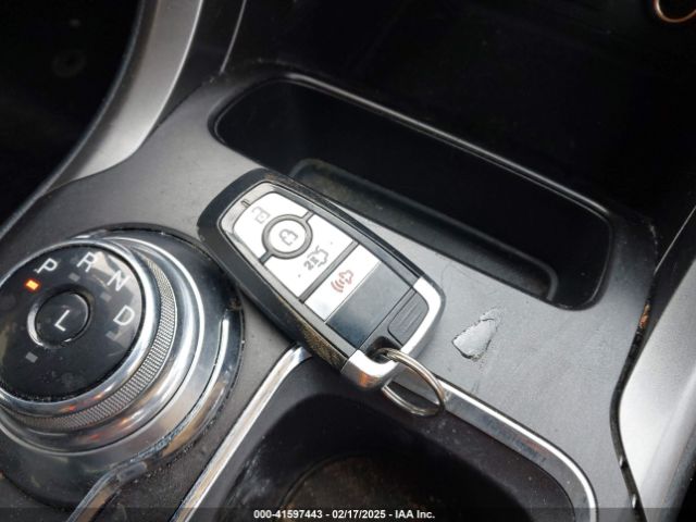 3FA6P0LU3HR381901 Ford Fusion Hybrid Se