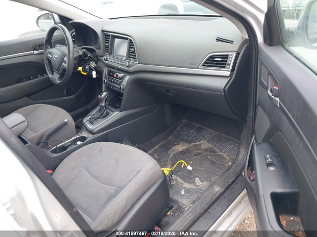 5NPD84LF8JH239866 Hyundai ELANTRA SEL