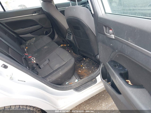 5NPD84LF8JH239866 Hyundai ELANTRA SEL