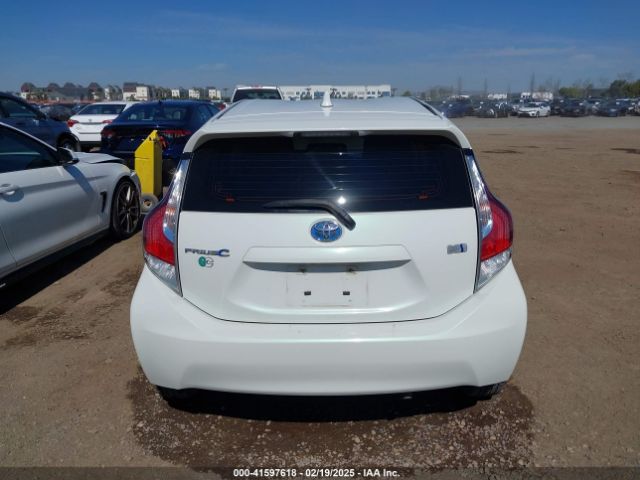 JTDKDTB38G1132174 Toyota Prius C One