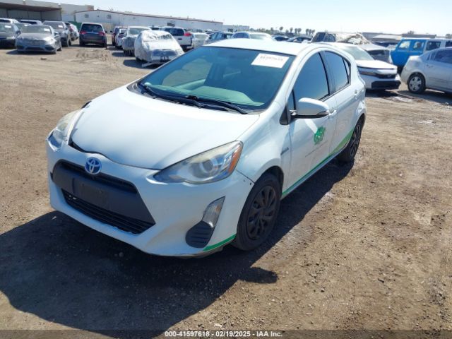 JTDKDTB38G1132174 Toyota Prius C One