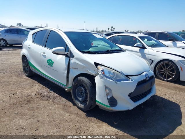 JTDKDTB38G1132174 Toyota Prius C One