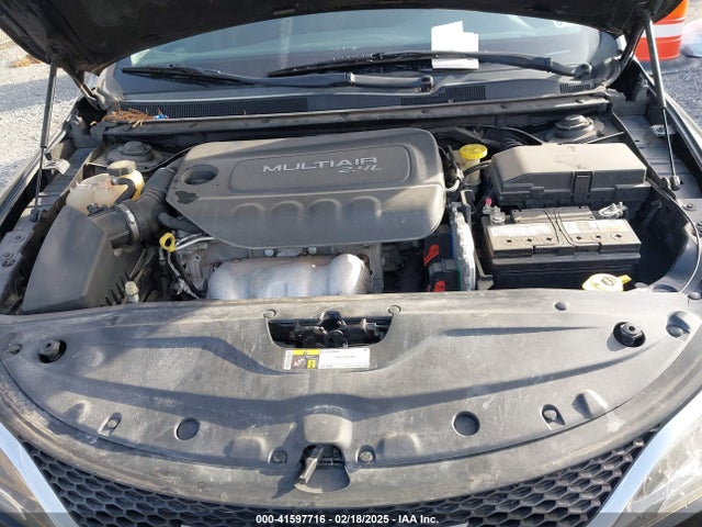 Chrysler 200 Limited 2015 1C3CCCAB5FN587477 Image 10