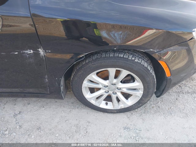 Chrysler 200 Limited 2015 1C3CCCAB5FN587477 Image 17